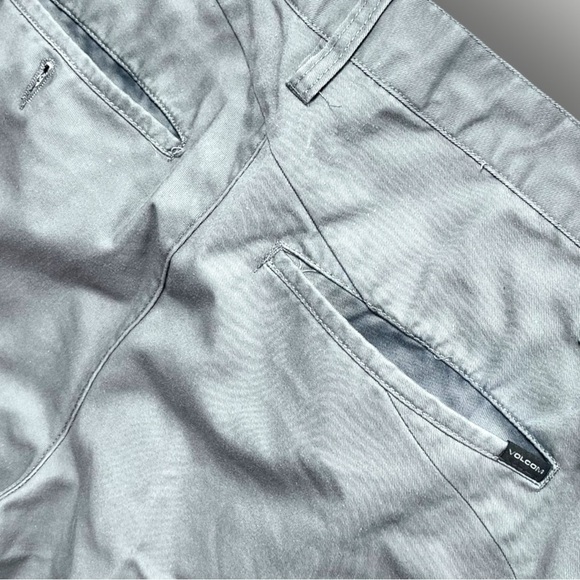 Volcom Khaki Shorts 31 - Picture 12 of 16